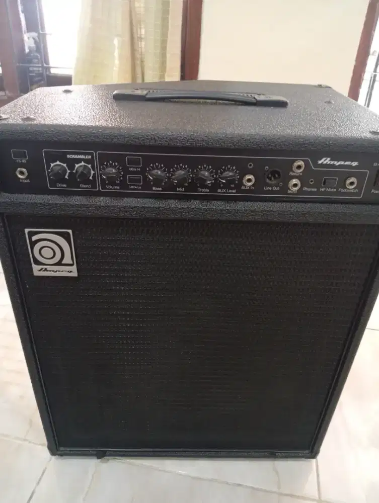 ampli bass ampeq BA 115