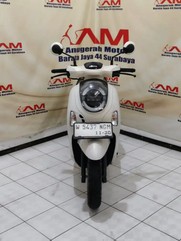 Honda New Scoopy Prestige Tahun 2025 warna Putih Doff