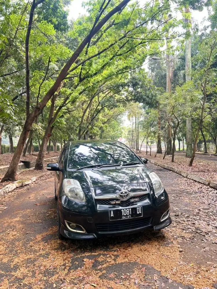 Toyota yaris s limited 2010
