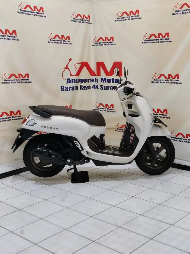 Tersedia Honda New Scoopy Prestige Tahun 2025 warna Putih Doff