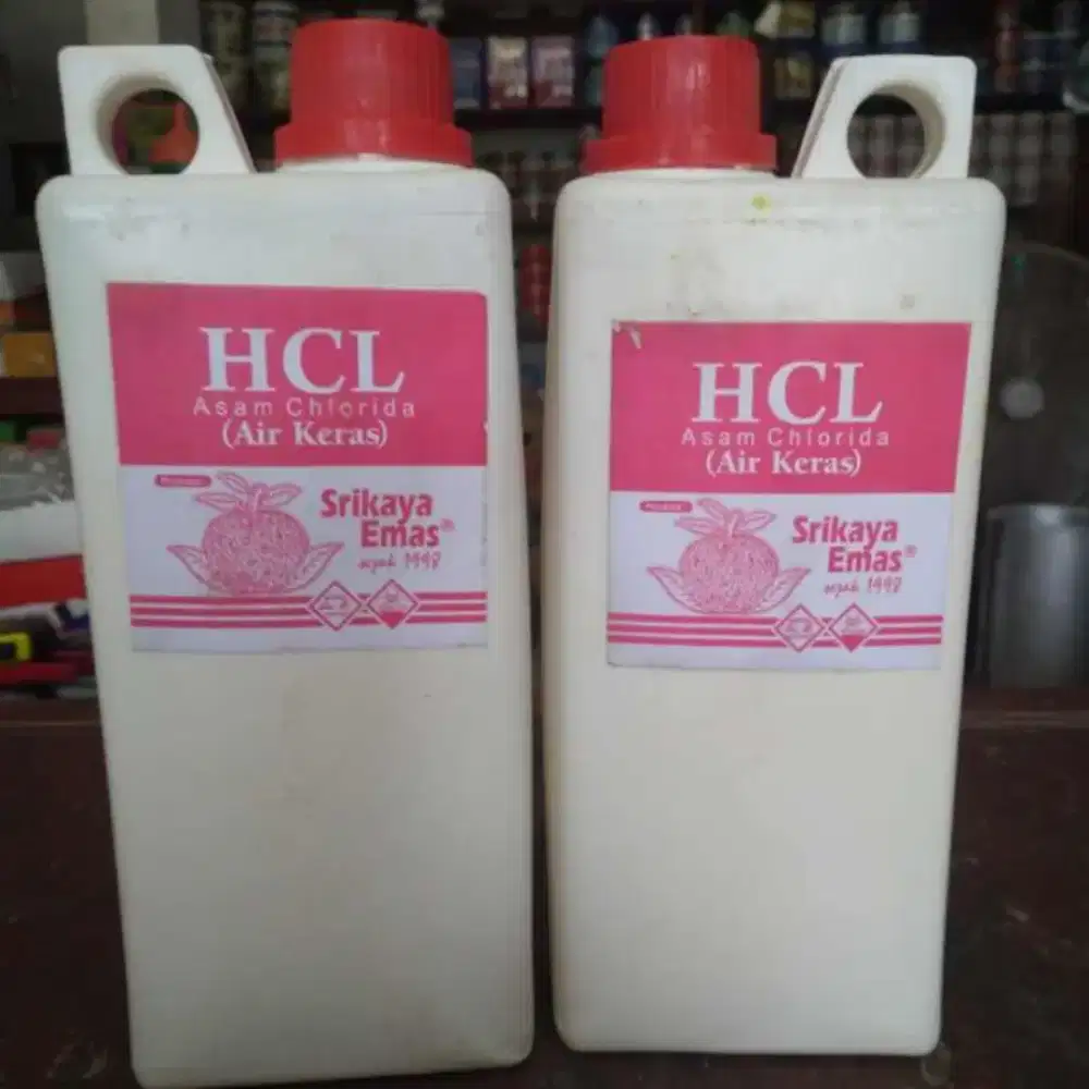 HCL Pembersih Kerak Keramik Kamar Mandi