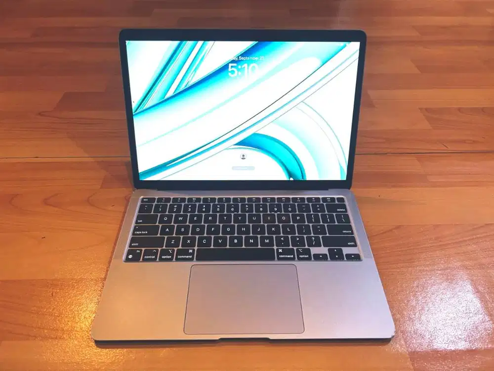 Macbook Air 13 Inch 2020 M1 (Minus Camera)