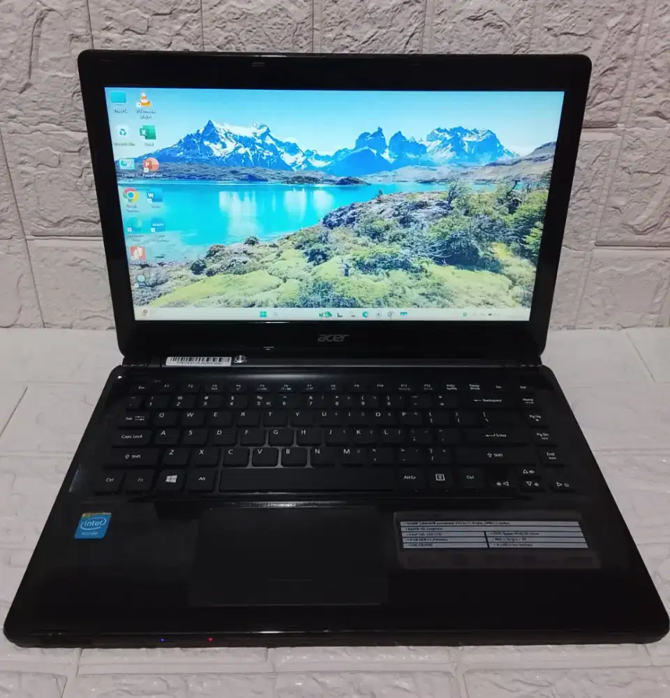 Di jual Laptop Acer aspire E1-432