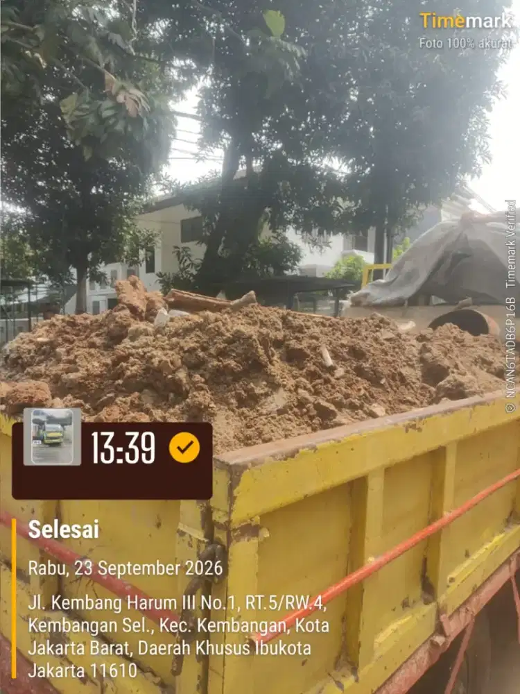 Jasa buang puing dan angkutan sampah