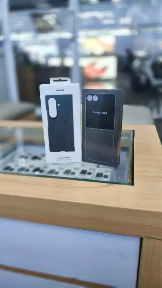 Samsung Galaxy Z Flip 8