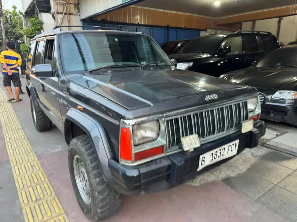 Jeep cherokee limited th 1994 AT 4x4 Siap pakai