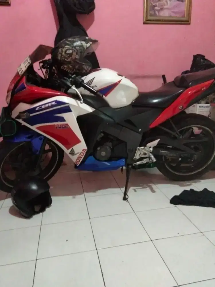 Cbr  150r 2011 injeksi pajak  2023 plat 2027 motor siap pake lengkap