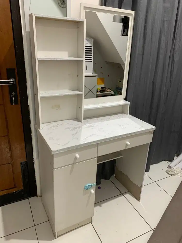 Dijual Meja Rias