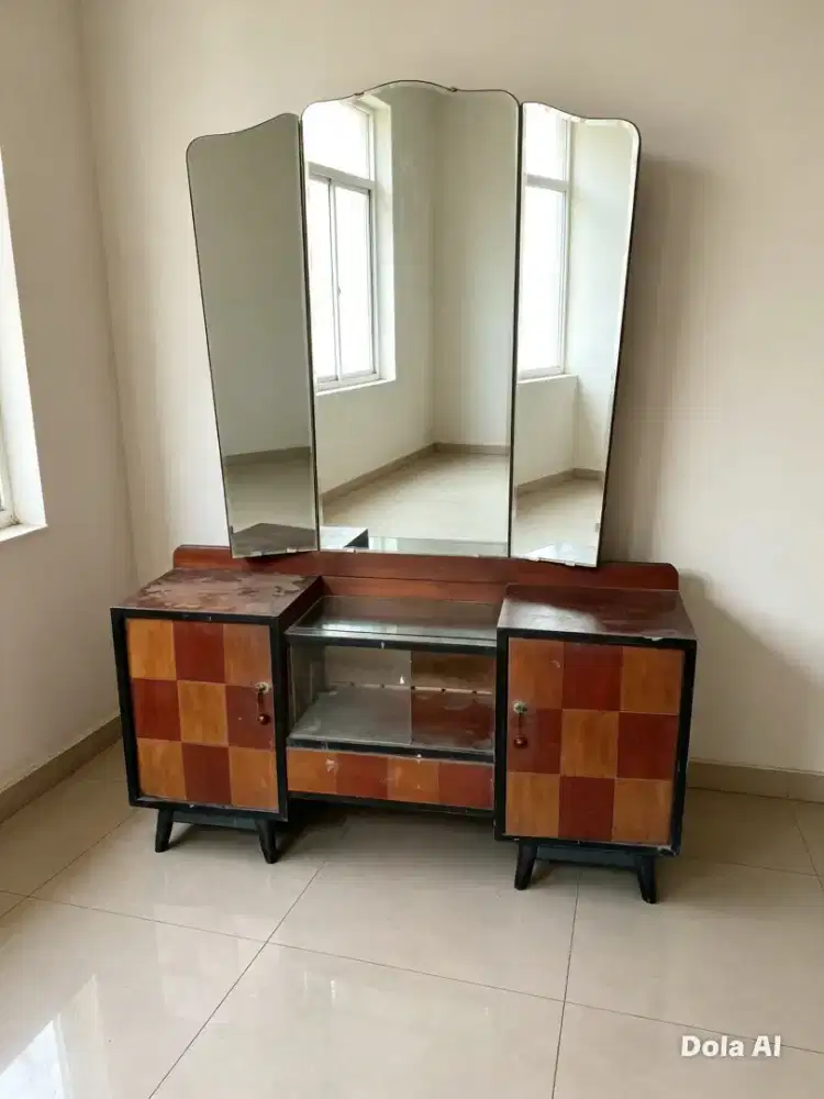 Meja Rias kupu² antik kayu jati