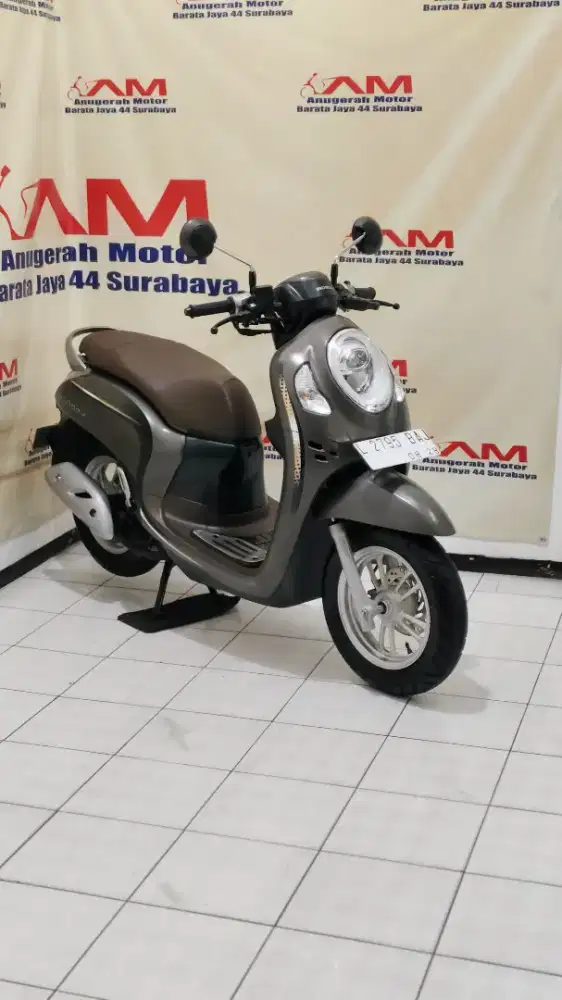 Ready Km 8 ribu Scoopy Stylish Tahun 2023 warna Abu2