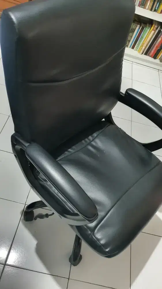 Kursi kantor manager