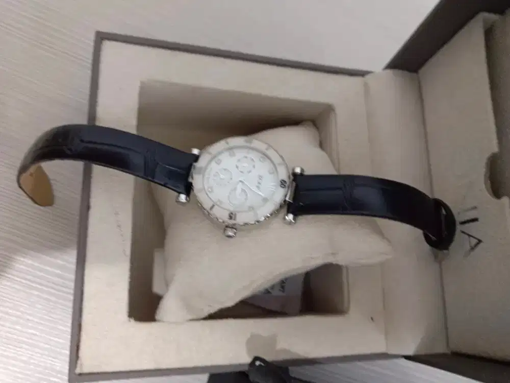 Jam tangan merk bonia