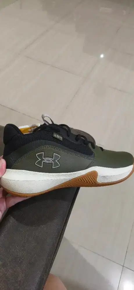 SEPATU BASKET UNDER ARMOUR UK 42.5, ORIGINAL