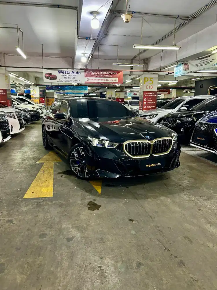 EV BMW i5 Edrive40 Msport Gold Edition 2026 nik 2024