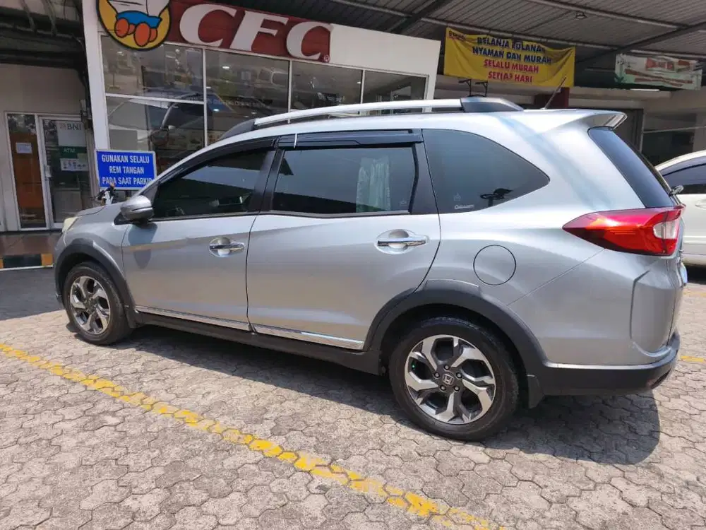 Honda BR-V E CVT 2016 Abu-abu Plat D, KM 121rb, Servis Rutin