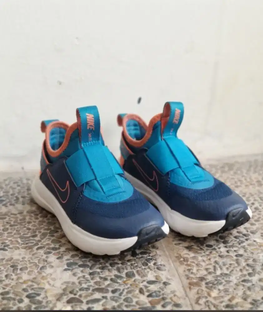 Sepatu NIKE anak