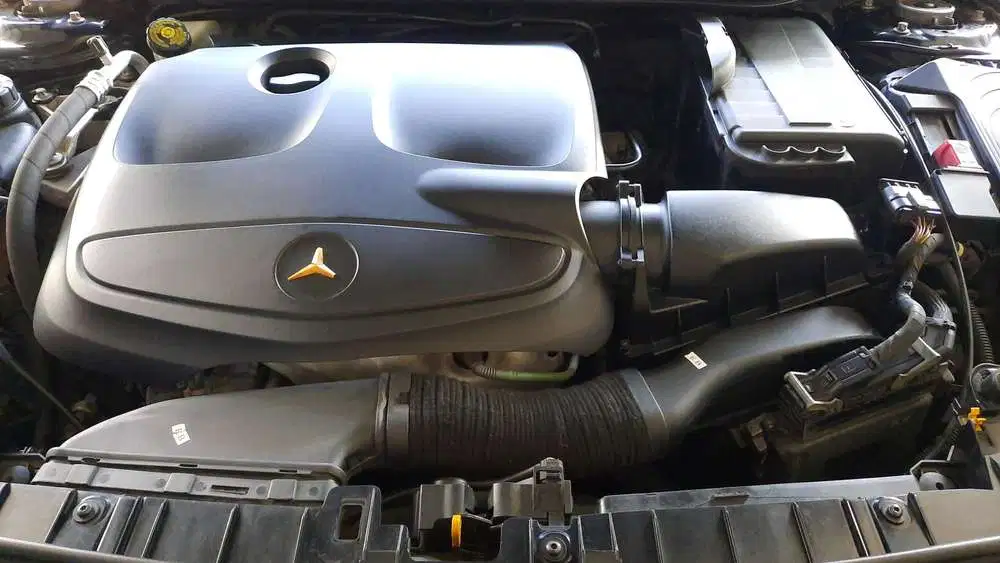 Mercedes-Benz GLA200 2014 Hybrid