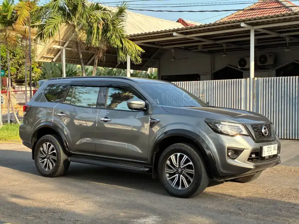 Nissan Terra 2018 VL Automatic Istimewa Terawat
