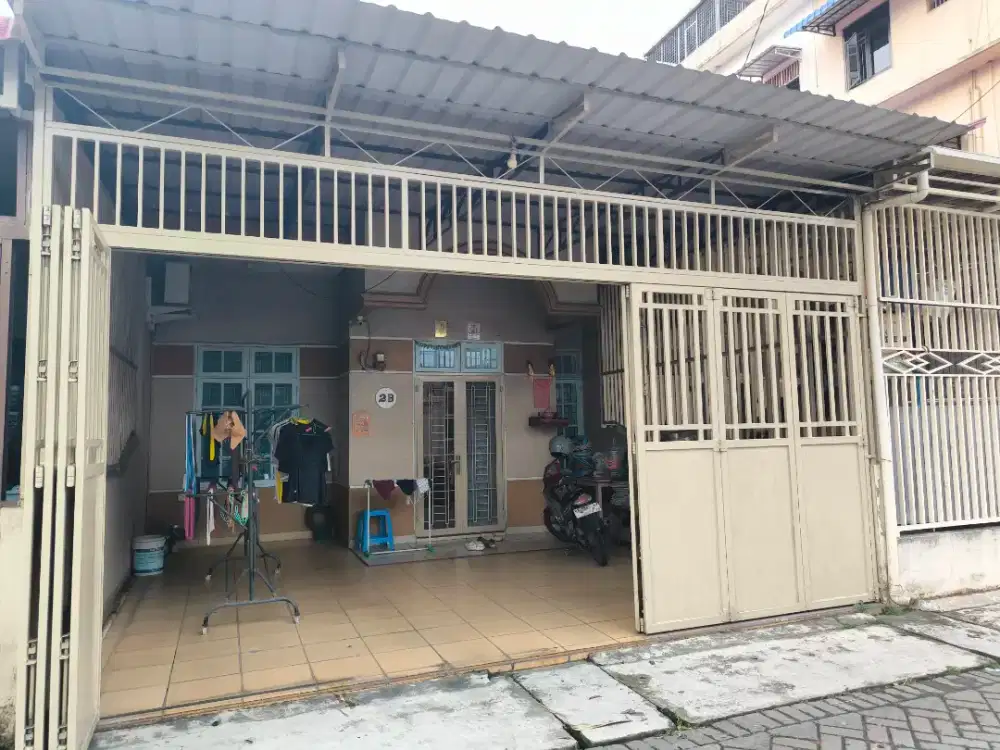 JUAL Rumah depan Mall Marelan