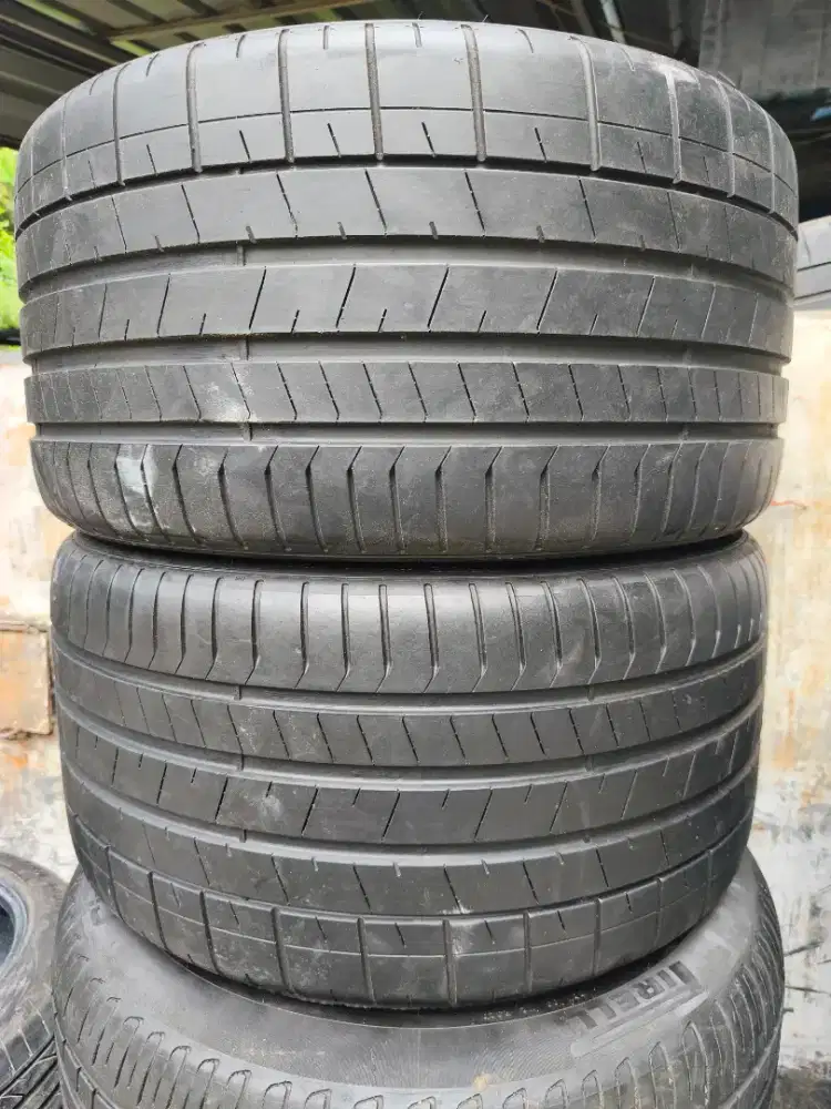Pirelli pzero 305 30 R20