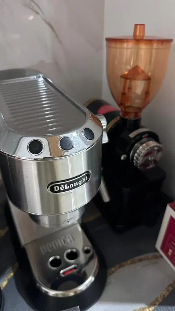 Delonghi dedica & mesin penggiling biji kopi