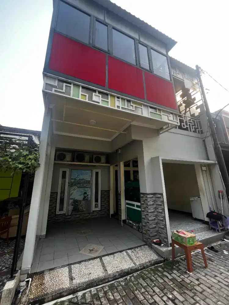 DIJUAL RUMAH 3 LANTAI Rp1,350 M – CIRACAS, JAKARTA TIMUR | 4 KT + 3 KM