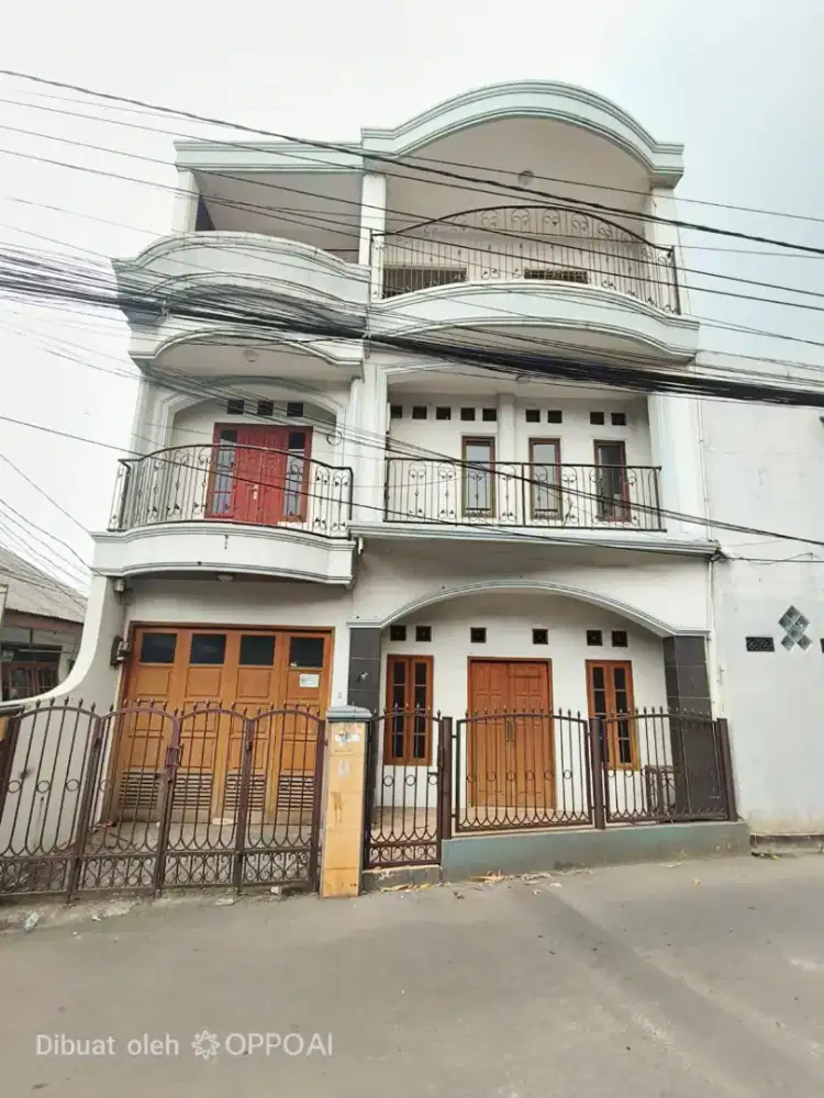 Rumah second dijual Tingkat 3(900jt)Hypermart Sukmajaya Depok