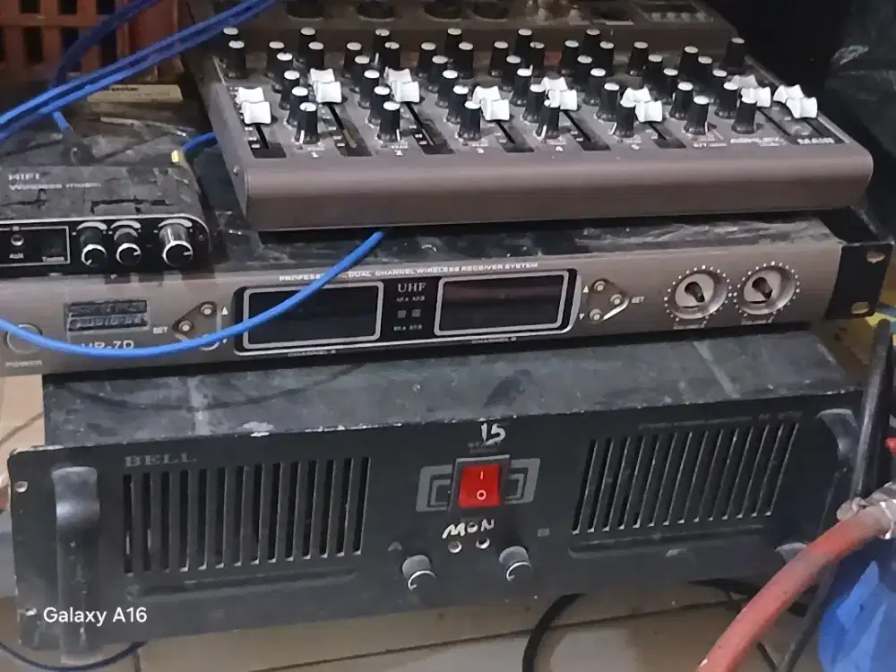 Power 10a besar dan mic werles dan mixer 8 canel