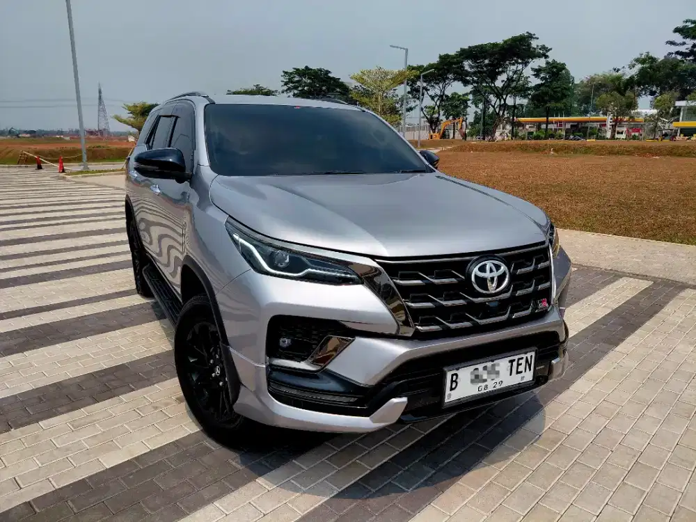 (LIKE NEW, KM ANTIK) TOYOTA FORTUNER 2.8 GR TAHUN 2024