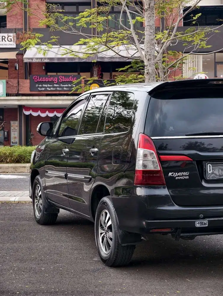 Toyota Kijang Innova 2006 Bensin