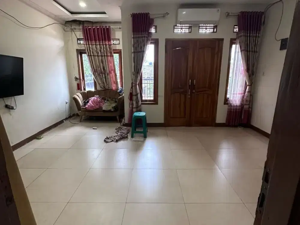 Rumah Nyaman di Taman Rahayu 3 - Lokasi Strategis, Cocok untuk Keluarga Besar