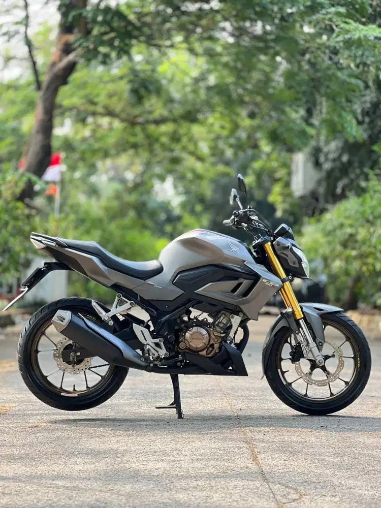 HONDA NEW CB150R SILVER 2024 PAJAK PANJANG SIAP HARIAN