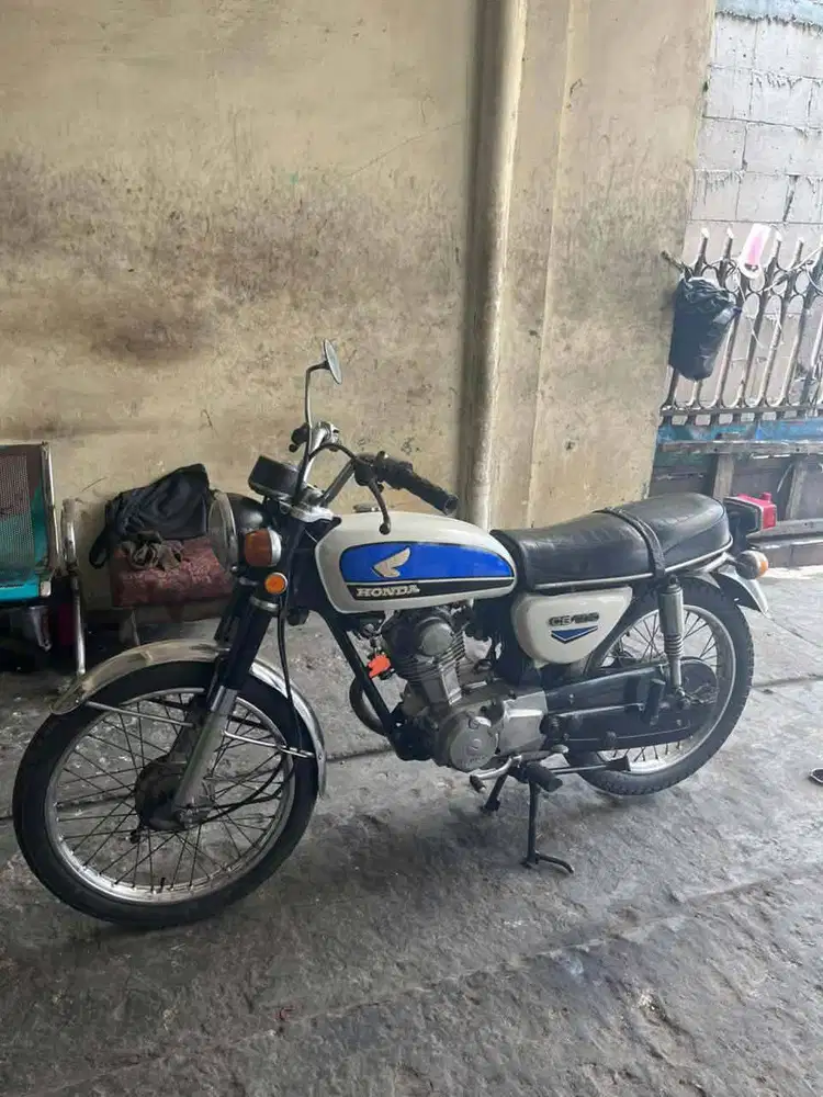 dijual 2 unit honda cb100 tahun 1973