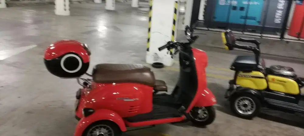 Skuter Listrik Pacifik