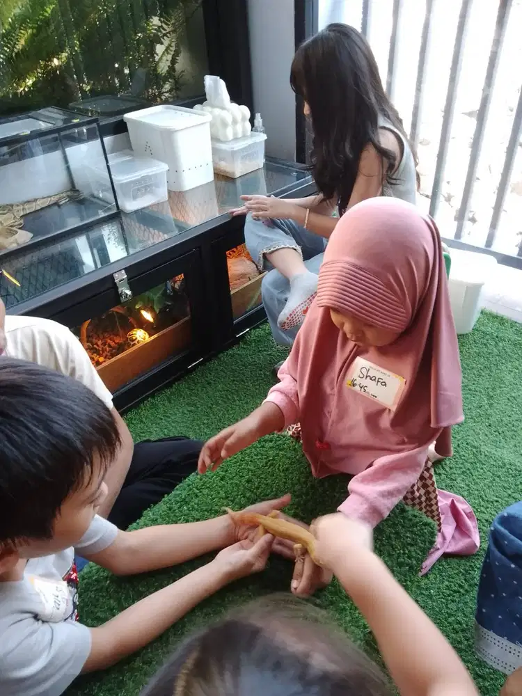 Part Time Nanny / Babysitter Bekasi Barat