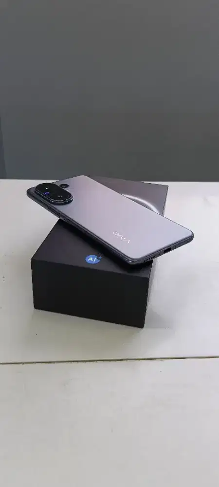 Vivo V60 5G 12/512,fullset,belum pernah bongkar,seken,,no minus