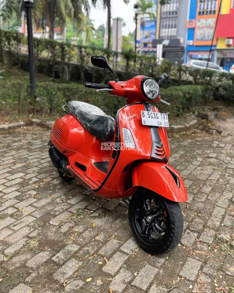 JUAL MURAH VESPA GTS S iGET ABS 4V FACELIFT “KEYLESS” 2024 MULUS