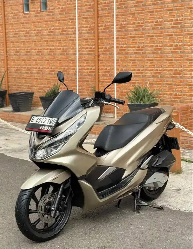 DIJUAL HONDA PCX 150 ABS 2018 – GOLD