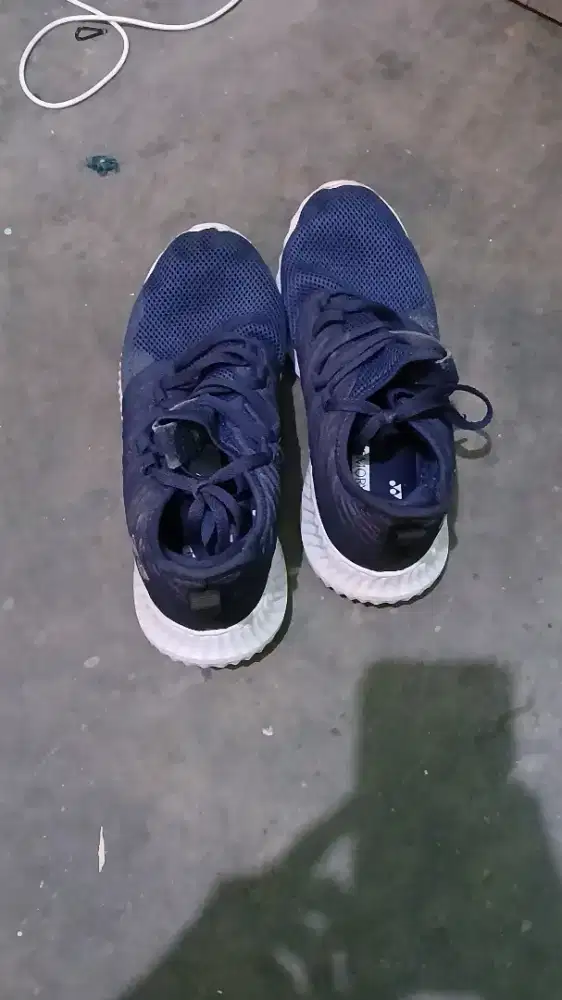 Yonex Lifestyle Shoes Tru-Smart 5011 Basel berwarna navy.