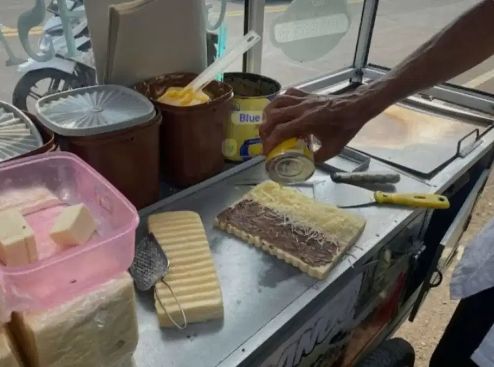 Dibutuhkan Segera Operator Pria Roti Bakar