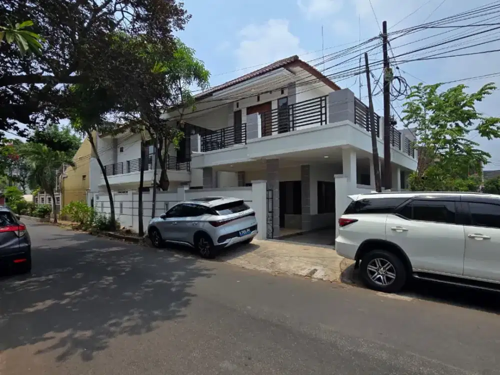 Rumah Second Dalam Komplek Jalan Lebar Dekat Ke Jalan Raya Duren Sawit Jakarta Timur