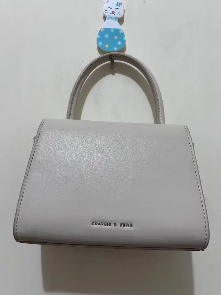 Preloved Tas Wanita Charles And Keith