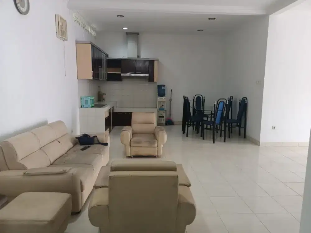 Rumah di Taman Kopo Indah 1 - Siap Huni Baru Renovasi, Semi Furnished