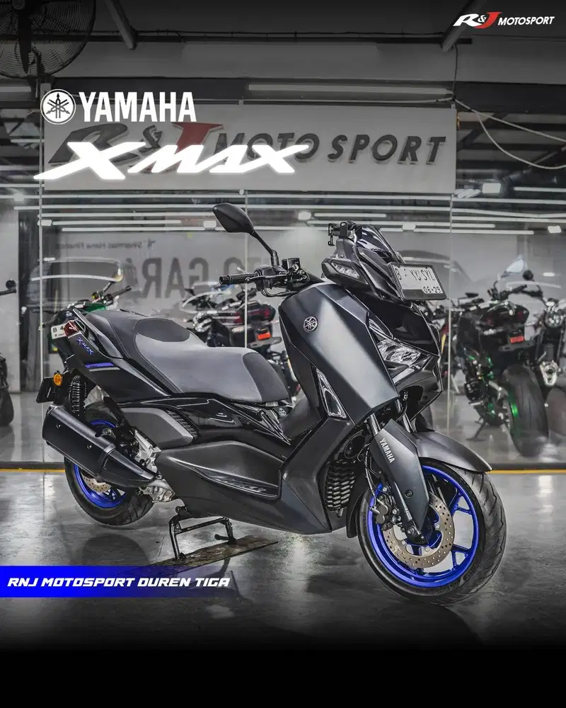 Yamaha X Max 250 cc Nik 2024 Km 1.400 an warna Hitam