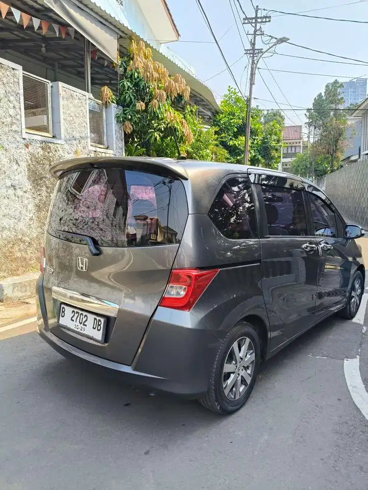 Honda Freed 2010 Bensin