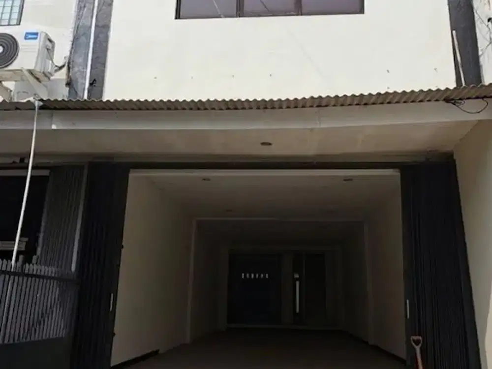 DIJUAL SEGERA Ruko 2 Lantai dengan Lokasi yang Strategis yang Cocok untuk Tempat Usaha di Duren Sawit