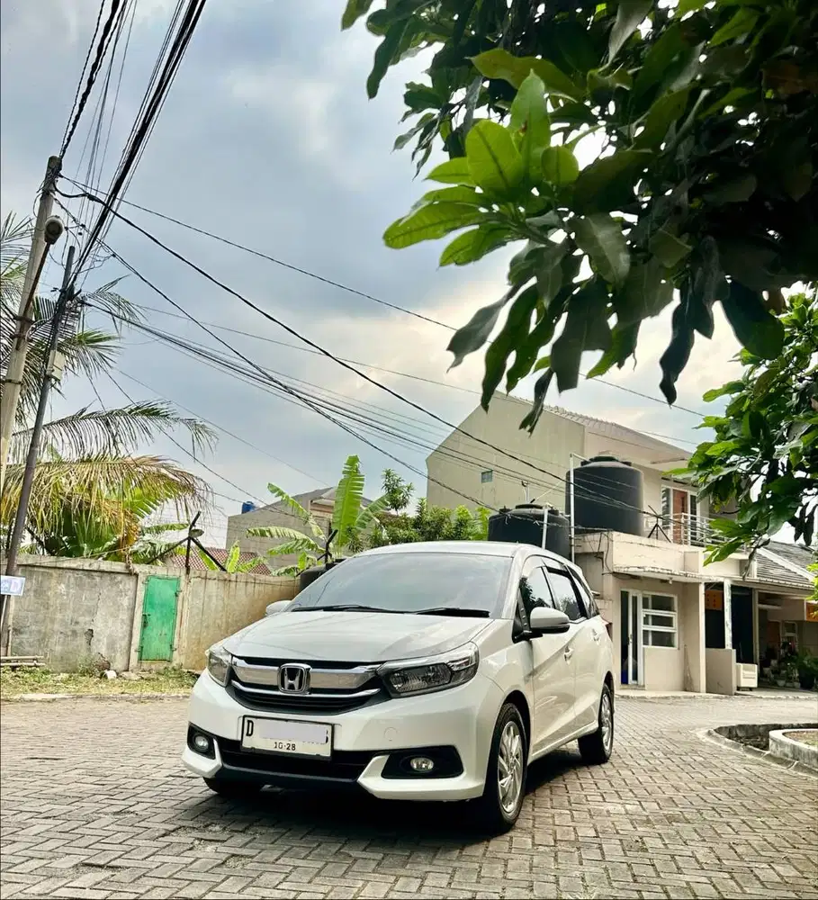 Dp15JT- Honda Mobilio 1.5 E AT 2018 Matic Putih KM99RB 2019/2020 NO PR