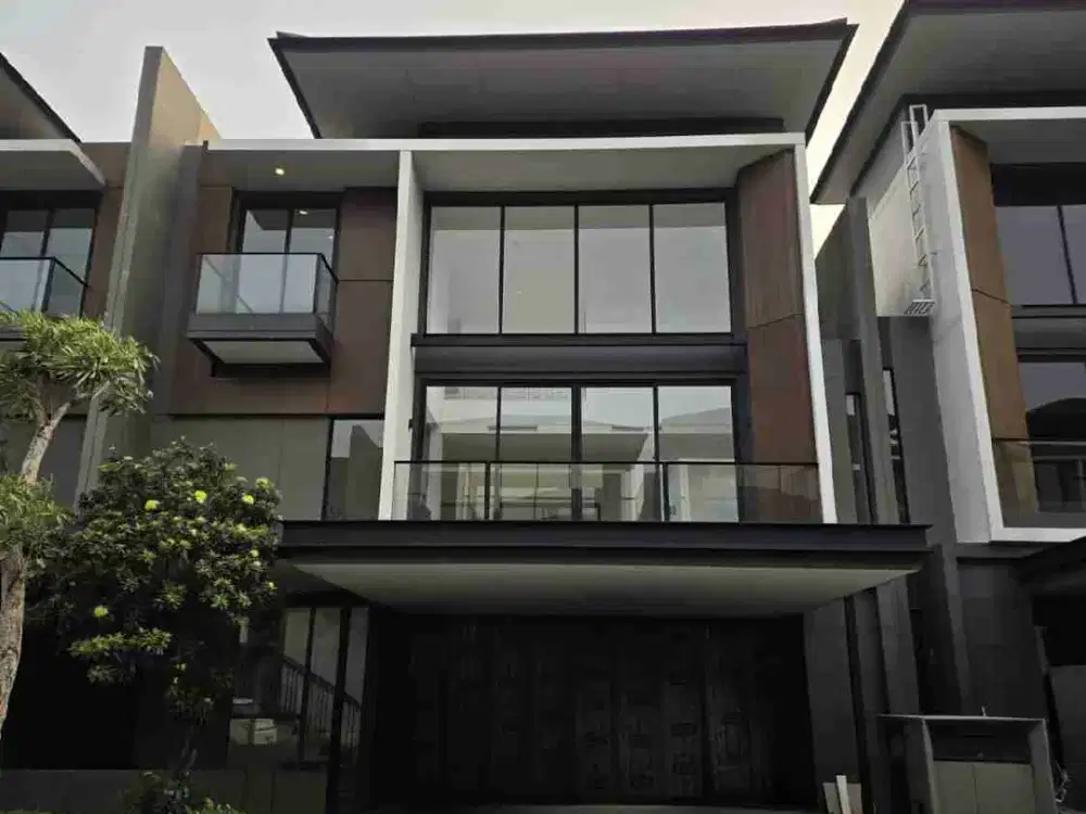 DIJUAL RUMAH ADA LIFT LUAS 276 M2 DI CLUSTER LAUREL NAVAPARK BSD CITY