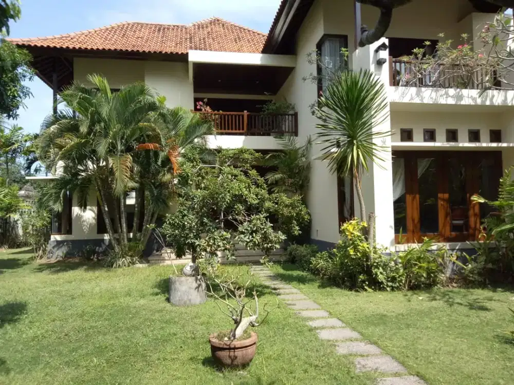 OLD MONEY LUXURY HOUSE IN PUPUTAN RENON
