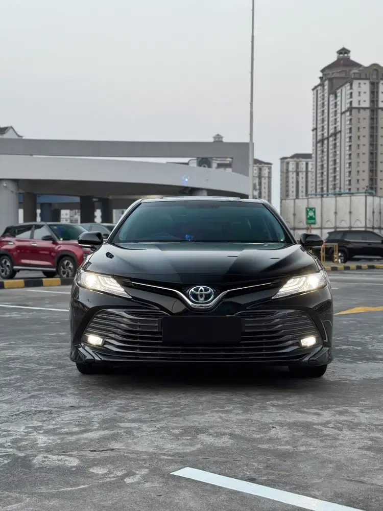 Toyota Camry V Hybrid 2020